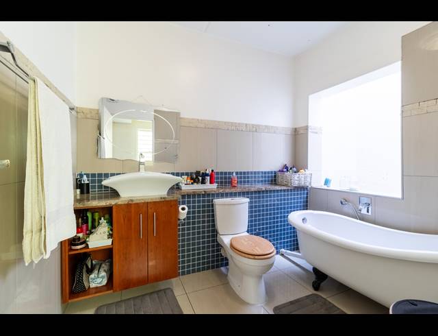 3 BEDROOM TOWNHOUSE FOR SALE IN GLENVISTA